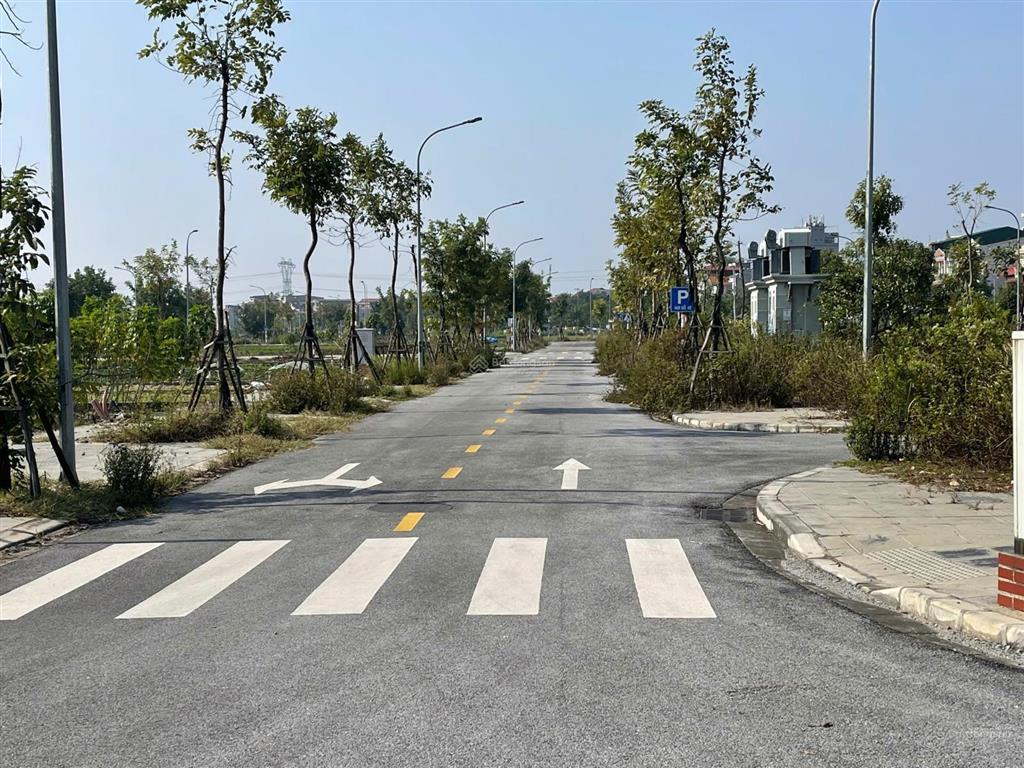 Chuyển nhượng lô đất giãn dân khu vân hà diện tích 80m2 giá 90 tr/m2,  0906 995 ***