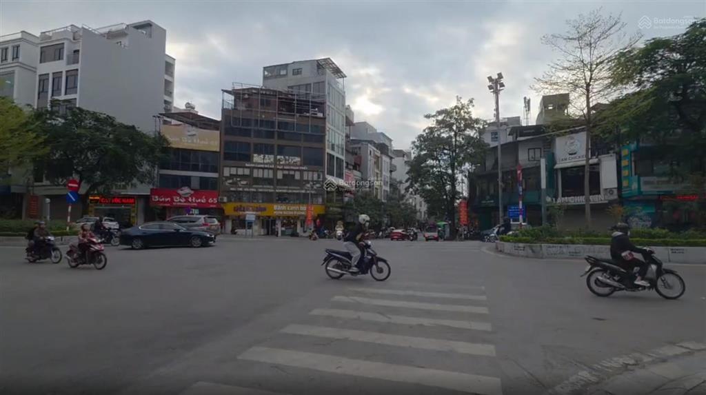 Cần bán biệt thự 270m khu đô thị vườn đào  tây hồ ( đối diện sang lotter mall tây hồ ) 0906 995 ***
