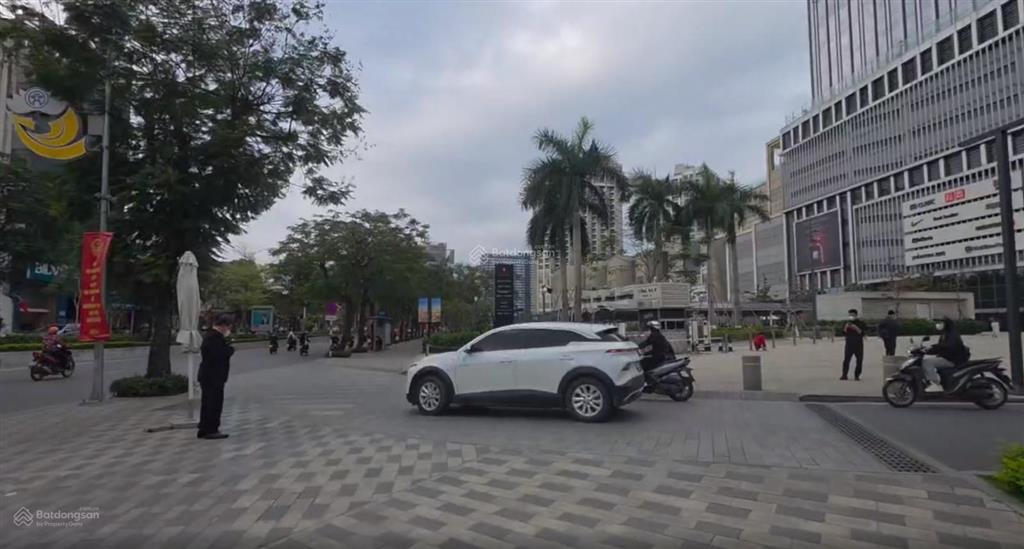 Cần bán biệt thự 270m khu đô thị vườn đào  tây hồ ( đối diện sang lotter mall tây hồ ) 0906 995 ***
