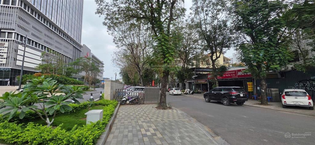 Cần bán biệt thự 270m khu đô thị vườn đào  tây hồ ( đối diện sang lotter mall tây hồ ) 0906 995 ***