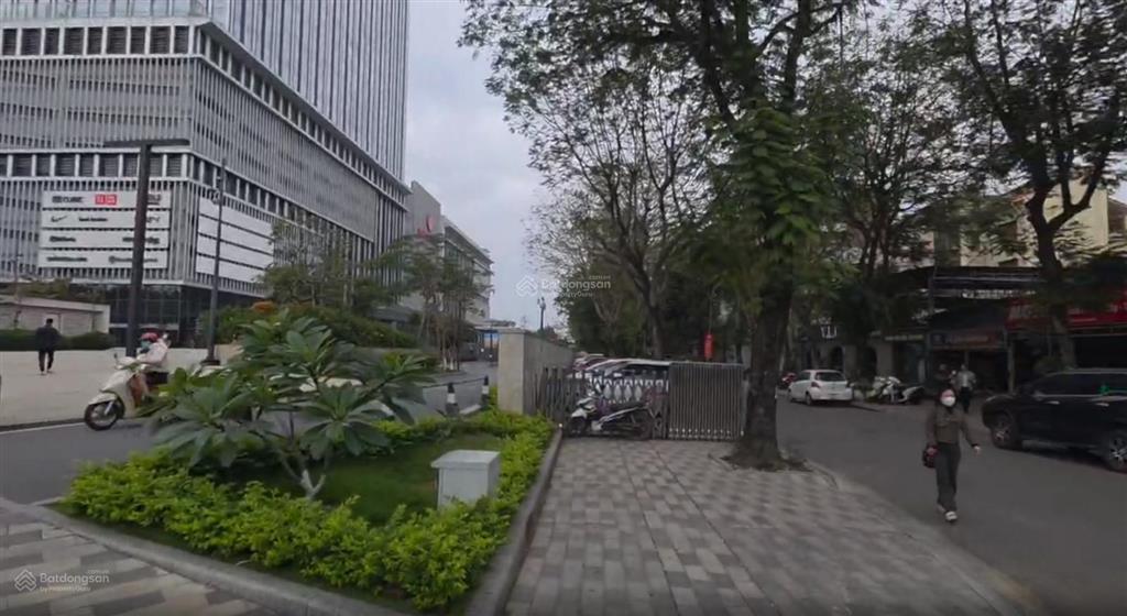 Cần bán biệt thự 270m khu đô thị vườn đào  tây hồ ( đối diện sang lotter mall tây hồ ) 0906 995 ***