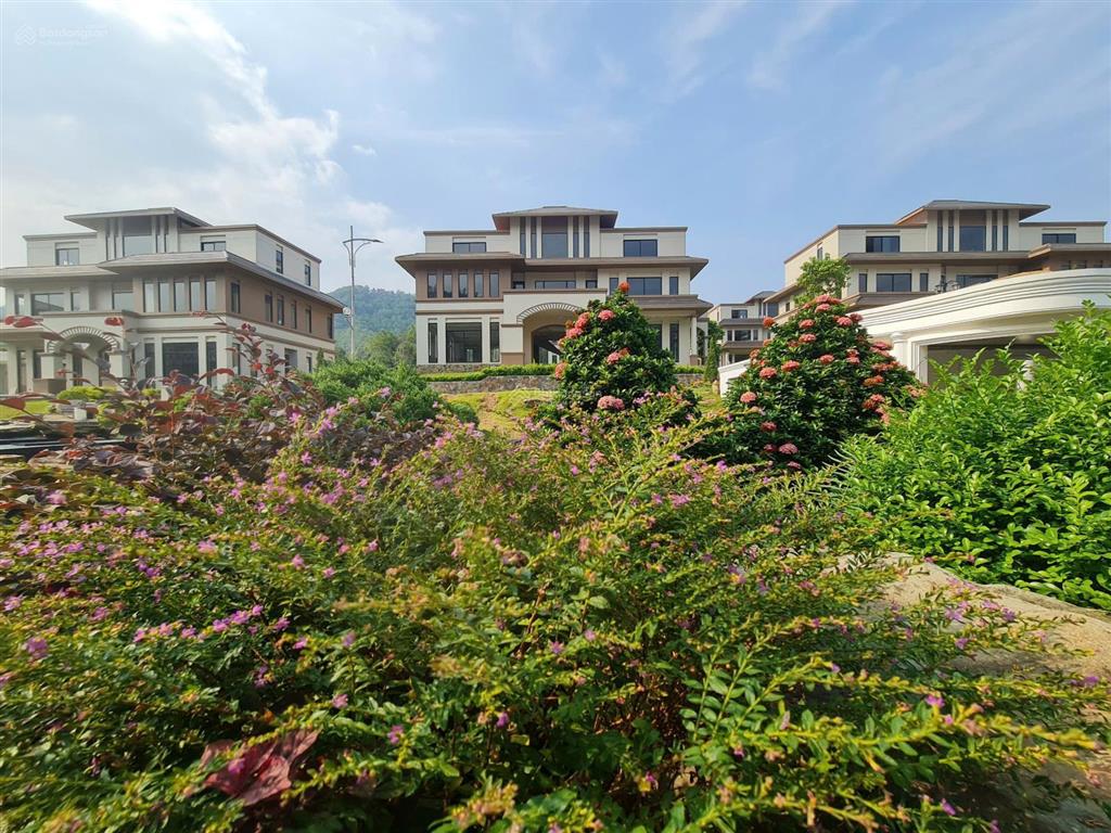 Cần chuyển nhượng biệt thự 400m2 đã xây 3 tầng, 70 triệu/m2 tại tiến xuân, thạch thất 0906 995 ***