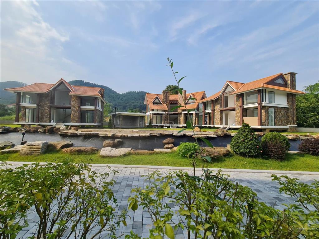 Cần chuyển nhượng biệt thự 400m2 đã xây 3 tầng, 70 triệu/m2 tại tiến xuân, thạch thất 0906 995 ***