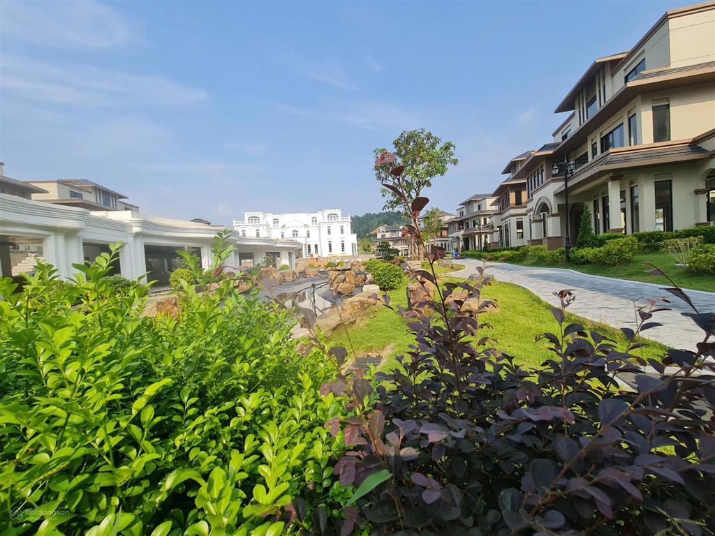 Cần chuyển nhượng biệt thự 400m2 đã xây 3 tầng, 70 triệu/m2 tại tiến xuân, thạch thất 0906 995 ***