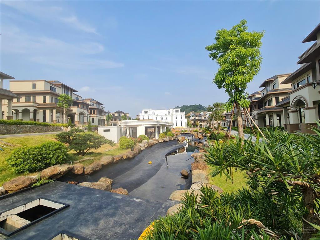 Cần chuyển nhượng biệt thự 400m2 đã xây 3 tầng, 70 triệu/m2 tại tiến xuân, thạch thất 0906 995 ***
