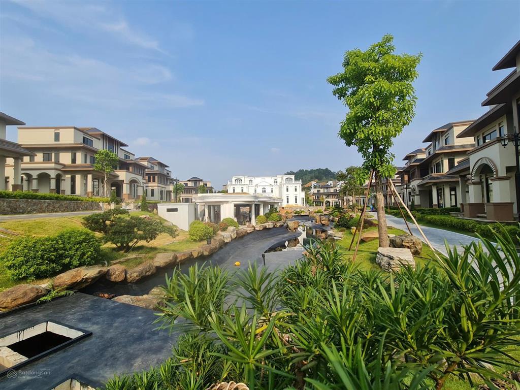 Cần chuyển nhượng biệt thự 400m2 đã xây 3 tầng, 70 triệu/m2 tại tiến xuân, thạch thất 0906 995 ***