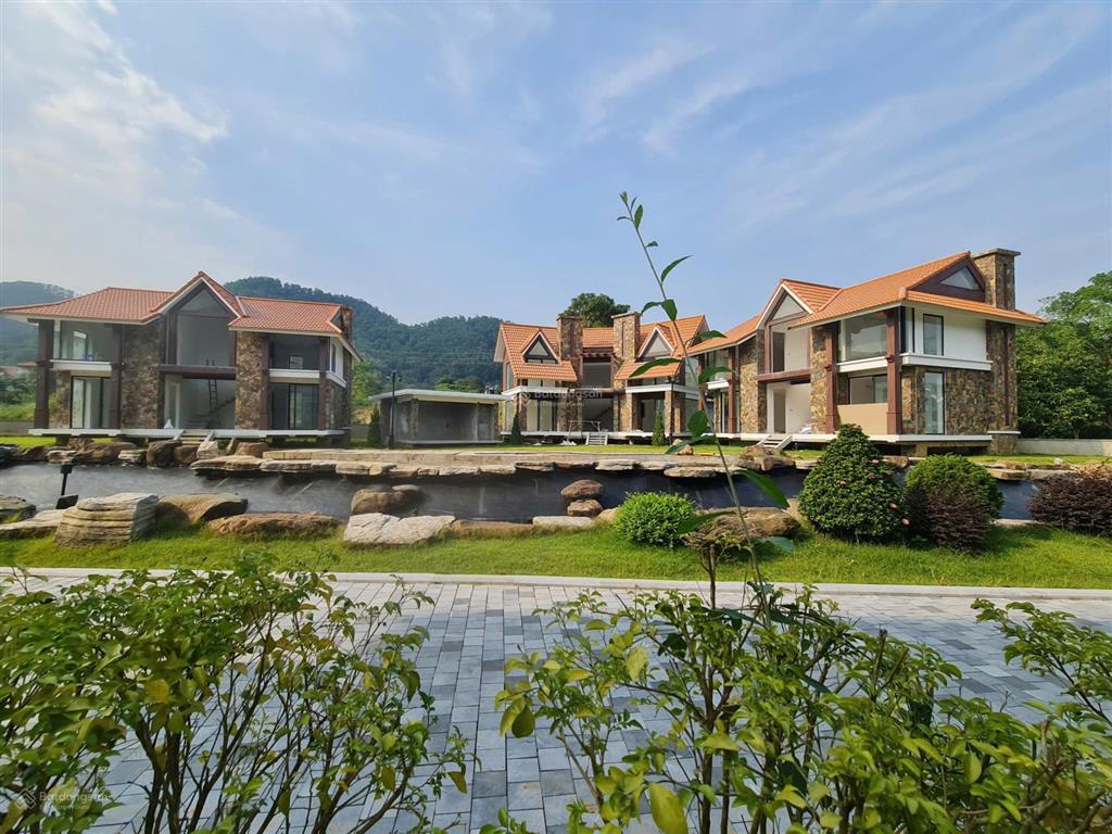 Cần chuyển nhượng biệt thự 400m2 đã xây 3 tầng, 70 triệu/m2 tại tiến xuân, thạch thất 0906 995 ***