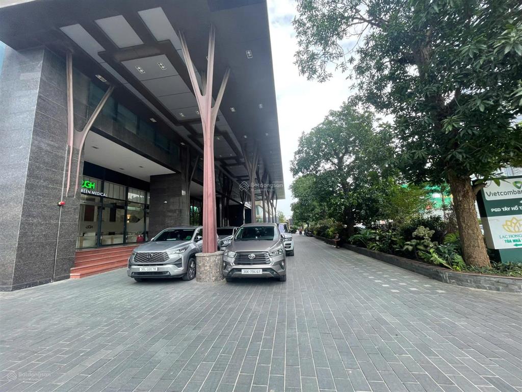 Chuyển nhượng hơn 2.180m2 sàn thương mại tầng 1 và 2 ngoại giao đoàn  đang cho thuê 540 tr/tháng