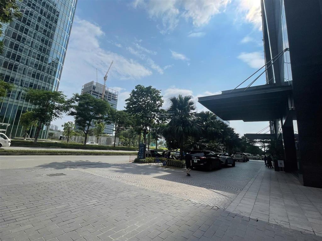 Chuyển nhượng hơn 2.180m2 sàn thương mại tầng 1 và 2 ngoại giao đoàn  đang cho thuê 540 tr/tháng
