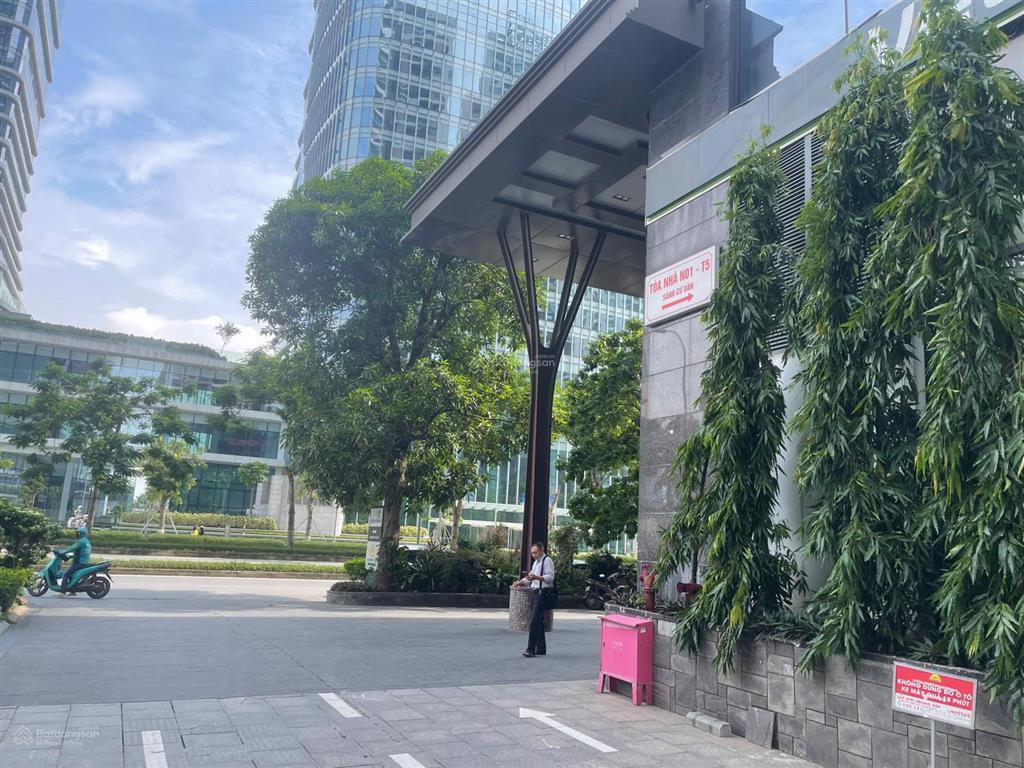 Chuyển nhượng hơn 2.180m2 sàn thương mại tầng 1 và 2 ngoại giao đoàn  đang cho thuê 540 tr/tháng