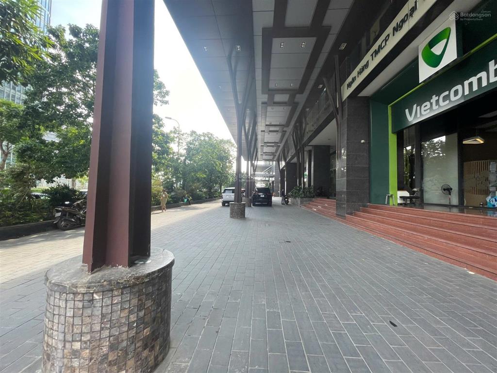 Chuyển nhượng hơn 2.180m2 sàn thương mại tầng 1 và 2 ngoại giao đoàn  đang cho thuê 540 tr/tháng