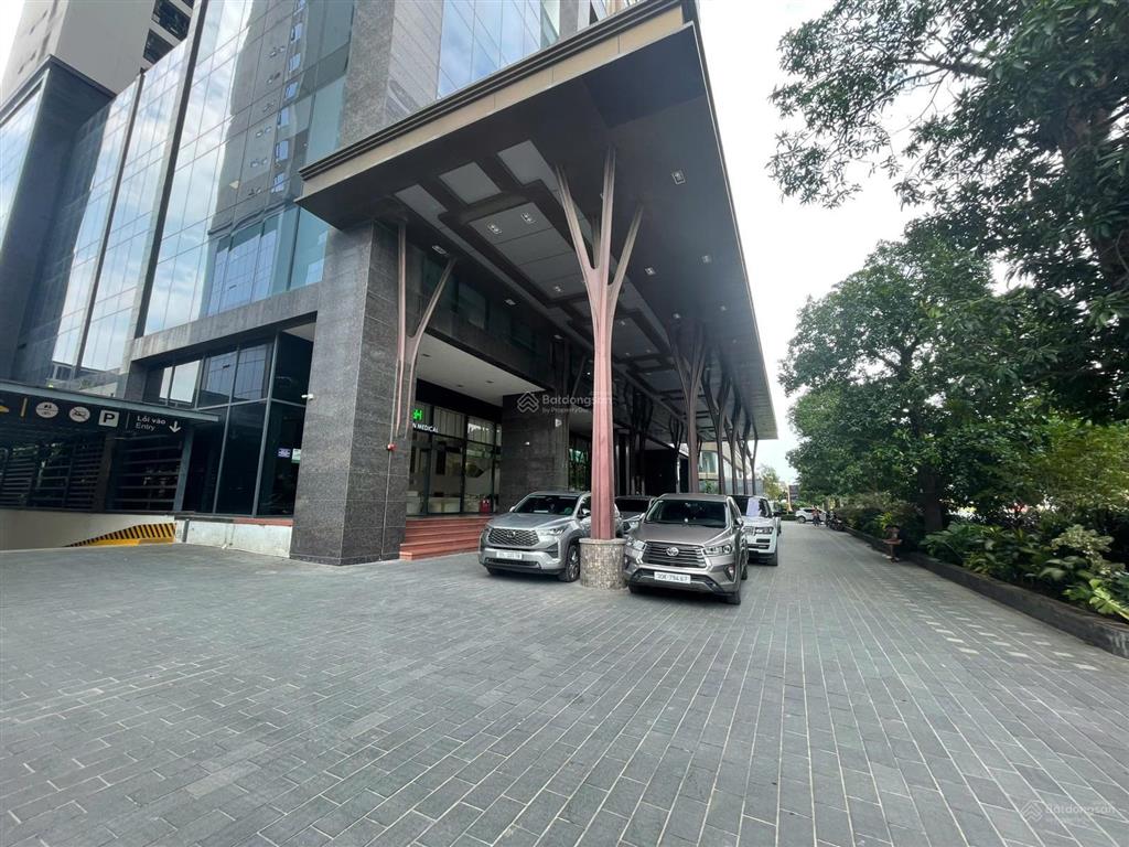 Chuyển nhượng hơn 2.180m2 sàn thương mại tầng 1 và 2 ngoại giao đoàn  đang cho thuê 540 tr/tháng