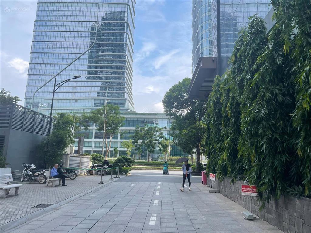 Chuyển nhượng hơn 2.180m2 sàn thương mại tầng 1 và 2 ngoại giao đoàn  đang cho thuê 540 tr/tháng