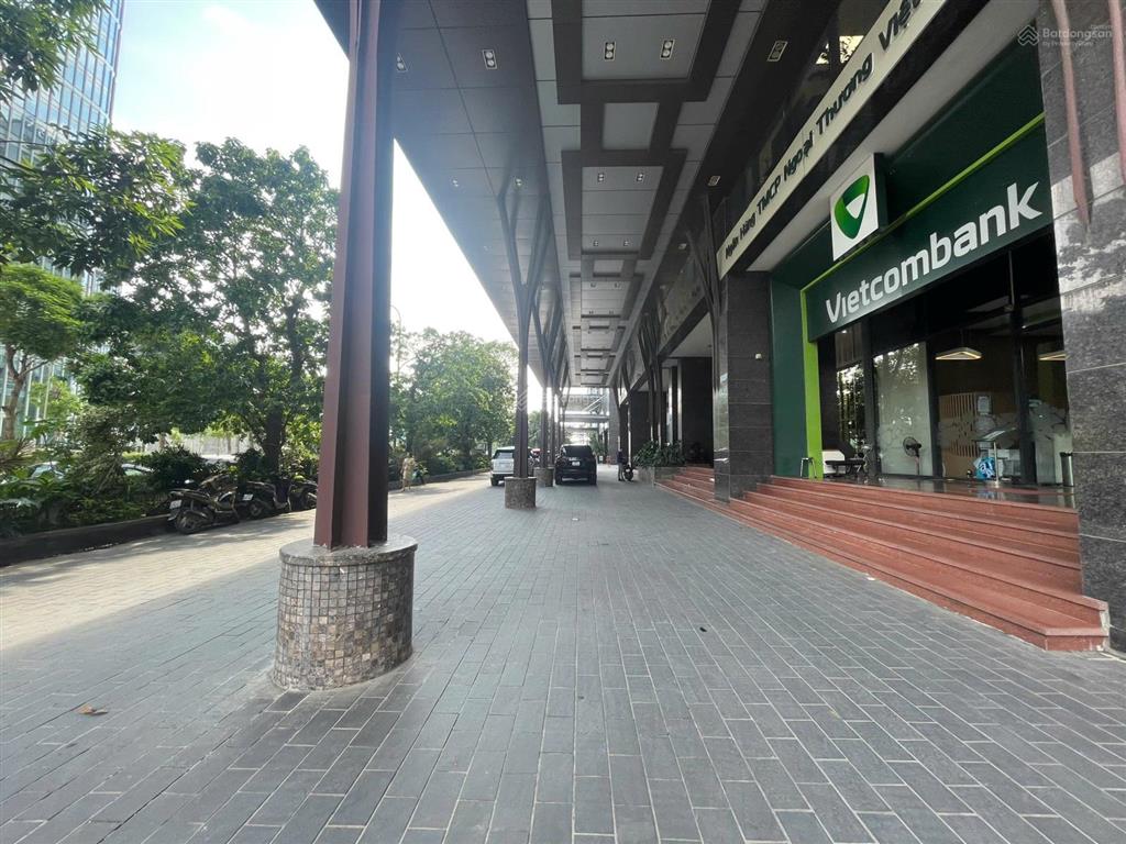 Chuyển nhượng hơn 2.180m2 sàn thương mại tầng 1 và 2 ngoại giao đoàn  đang cho thuê 540 tr/tháng