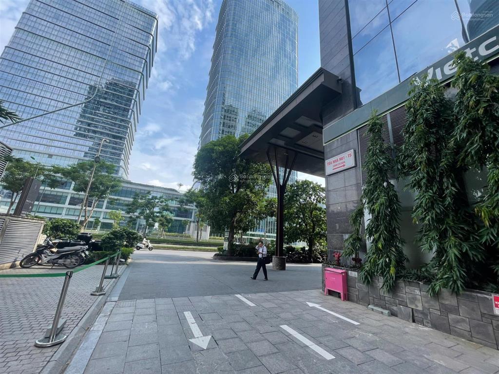 Chuyển nhượng hơn 2.180m2 sàn thương mại tầng 1 và 2 ngoại giao đoàn  đang cho thuê 540 tr/tháng