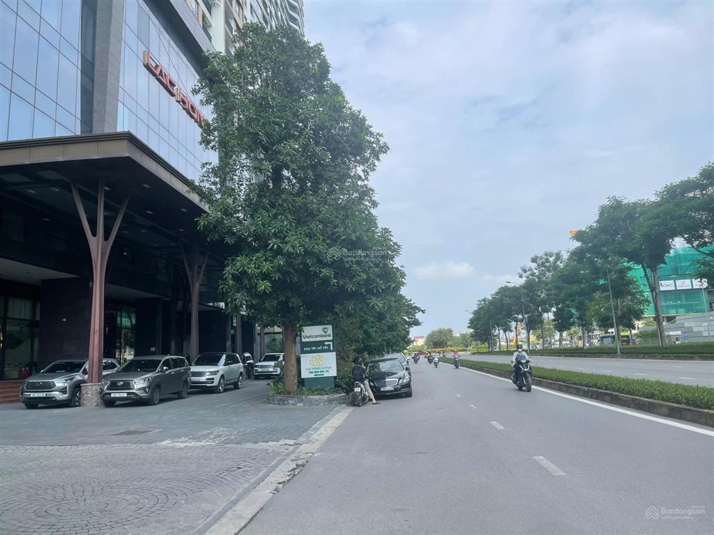 Chuyển nhượng hơn 2.180m2 sàn thương mại tầng 1 và 2 ngoại giao đoàn  đang cho thuê 540 tr/tháng
