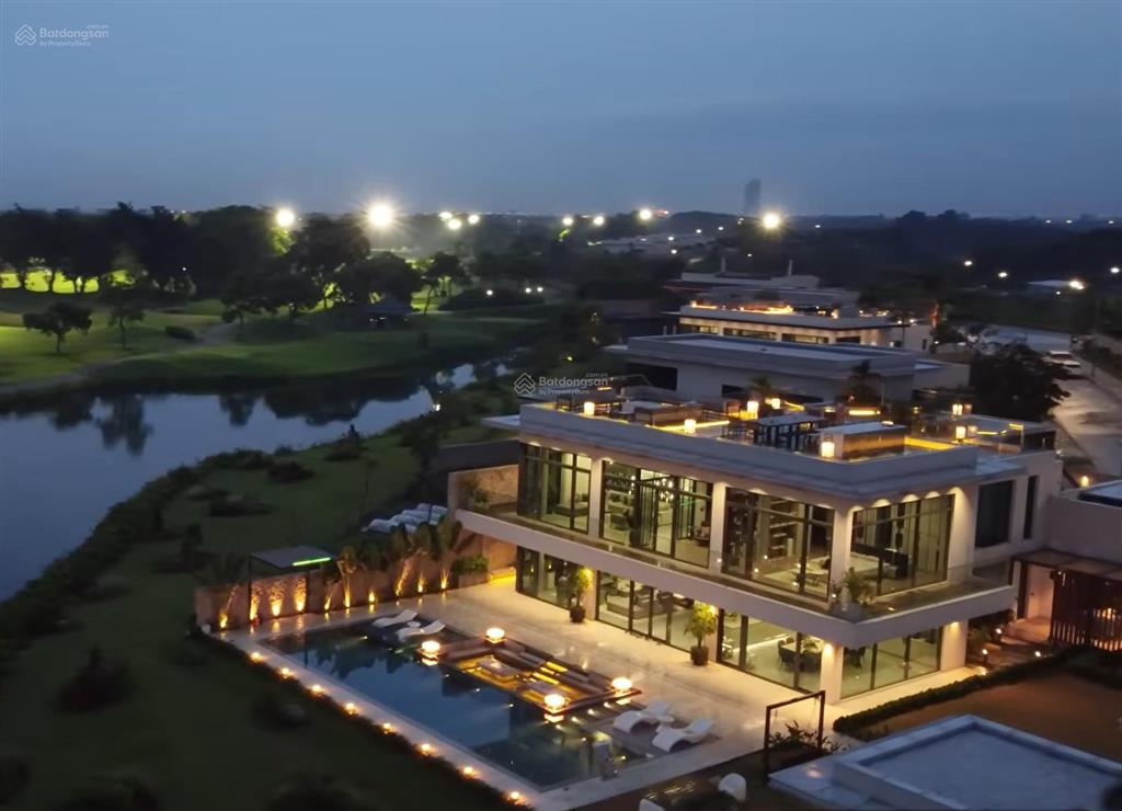 Cần chuyển nhượng căn biệt thự sân golf vân trì diện tích 1.188m giá 209 tỷ 0906 995 ***