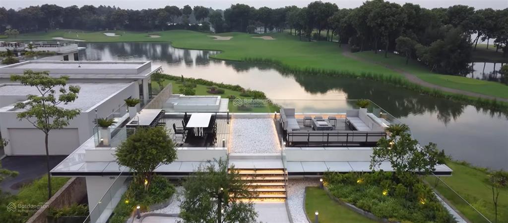 Cần chuyển nhượng căn biệt thự sân golf vân trì diện tích 1.188m giá 209 tỷ 0906 995 ***