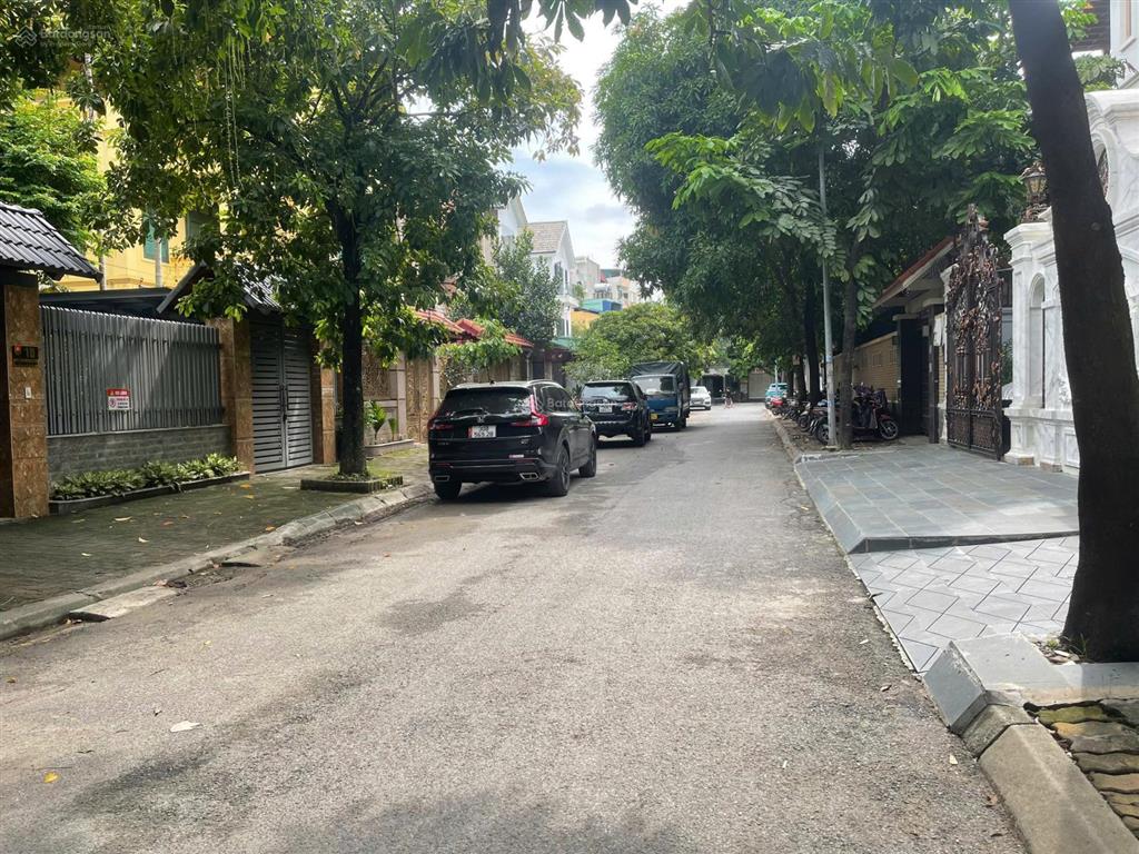 Bán biệt thự 252m² khu đô thị resco  phạm văn đồng  giá 70 tỷ về ở ngay 0906 995 ***.