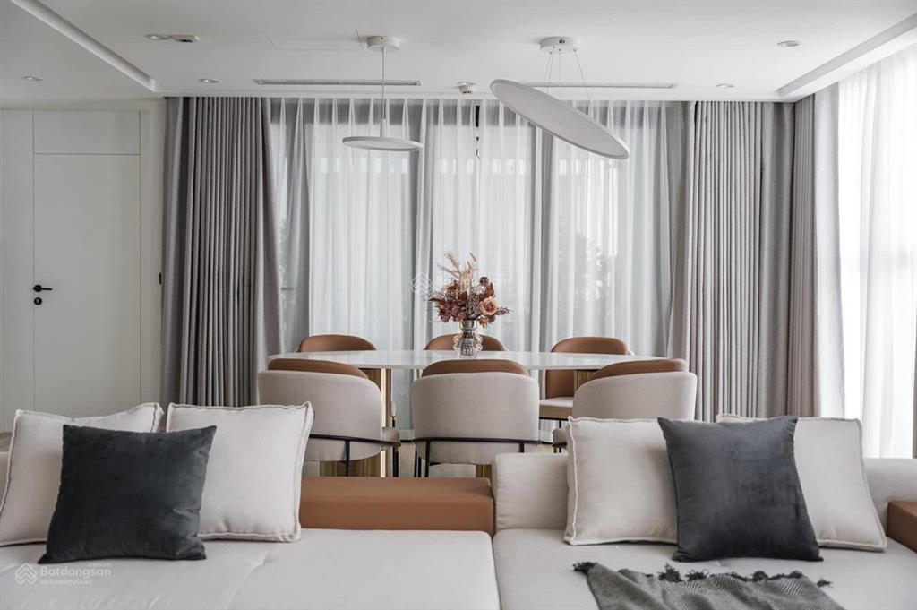 Cần cho thuê gấp chcc brg diamond 25 lê văn lương, 3pn, 120m2 full đồ giá 25tr.  0348 453 ***