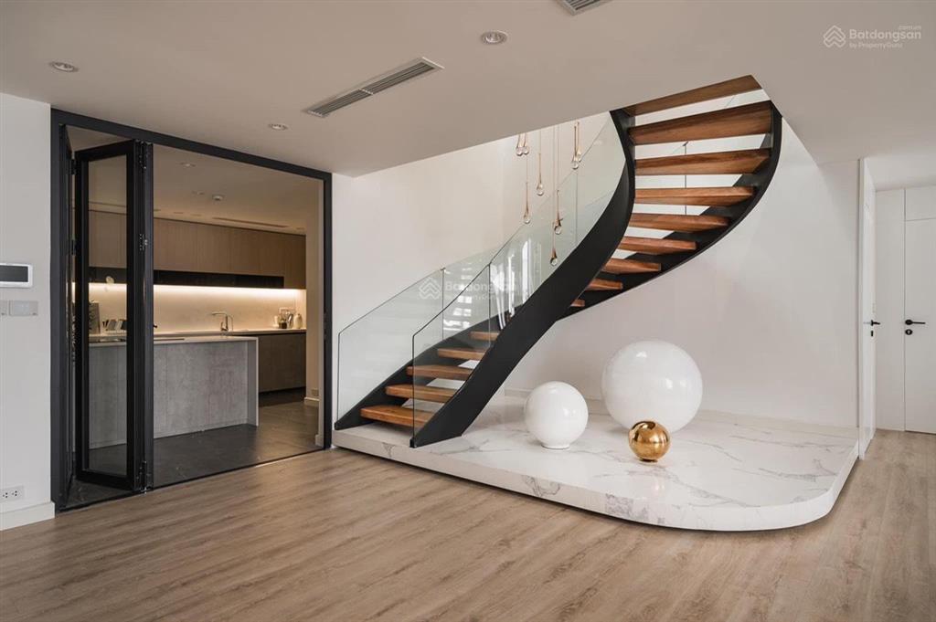 Cho thuê chcc vinhomes nguyễn chí thanh 150 m2, 3pn đủ đồ giá 25 triệu.  0348 453 ***