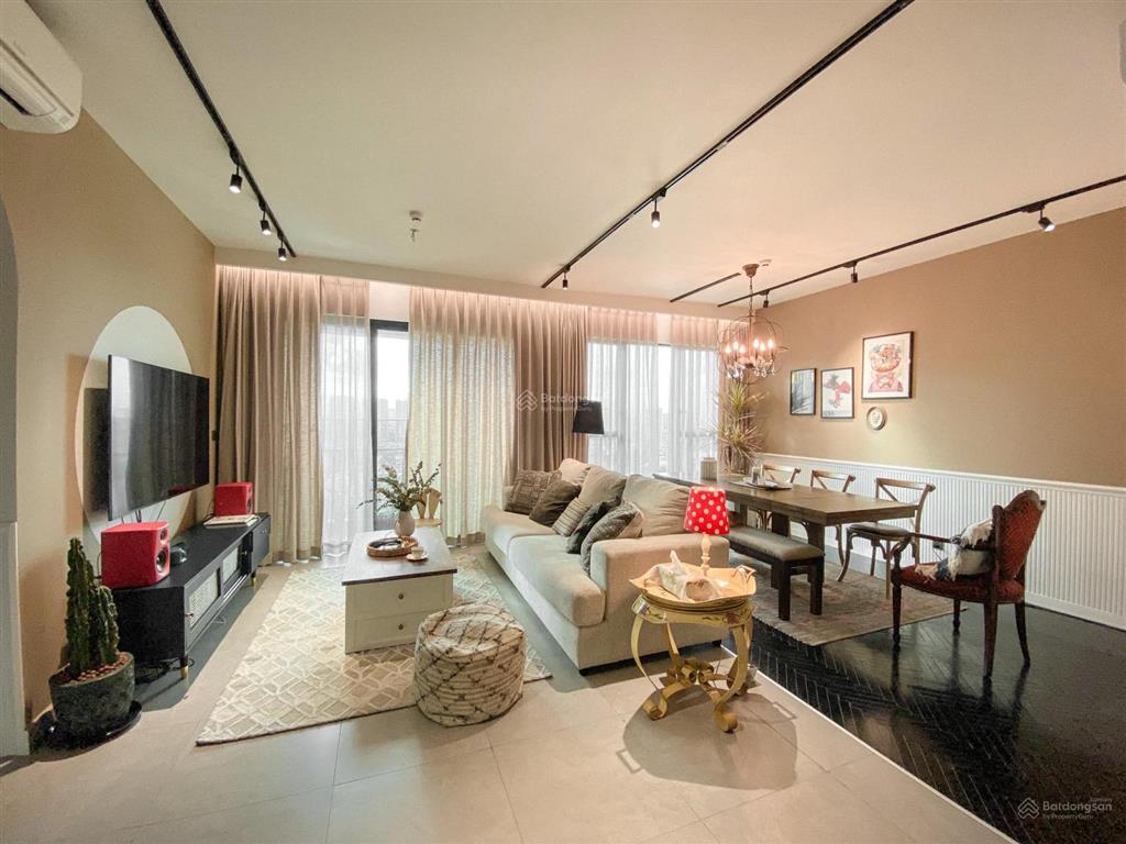 Cho thuê chcc hong kong tower  243a đê la thành 80m2, 2pn đủ đồ giá 18 triệu.  0348 453 ***