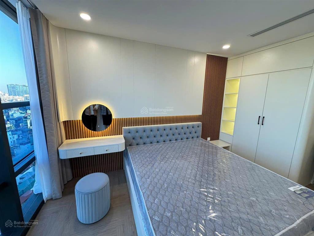 Cho thuê chcc tại lancaster hà nội  20 núi trúc, 2pn, 90m² đủ đồ giá 18 triệu.  0348 453 ***