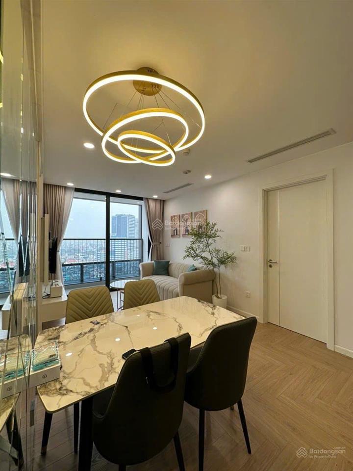 Cho thuê chcc tại lancaster hà nội  20 núi trúc, 2pn, 90m² đủ đồ giá 18 triệu.  0348 453 ***