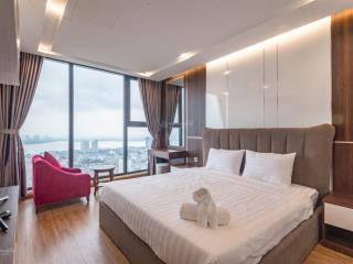 Cần bán chcc the golden armor  b6 giảng võ, ba đình, 3pn, 105m2 tầng cao giá thoả thuận.