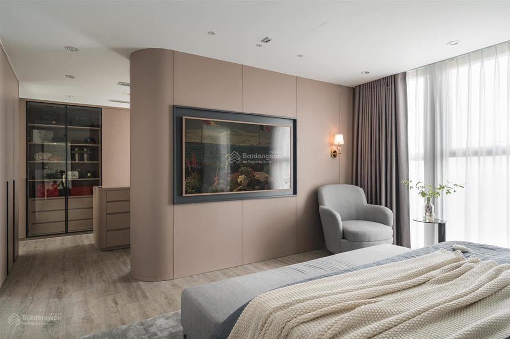Cho thuê chcc vinhomes metropolis 3pn, 140m² nội thất xịn, tầng cao view đẹp, giá thoả thuận.