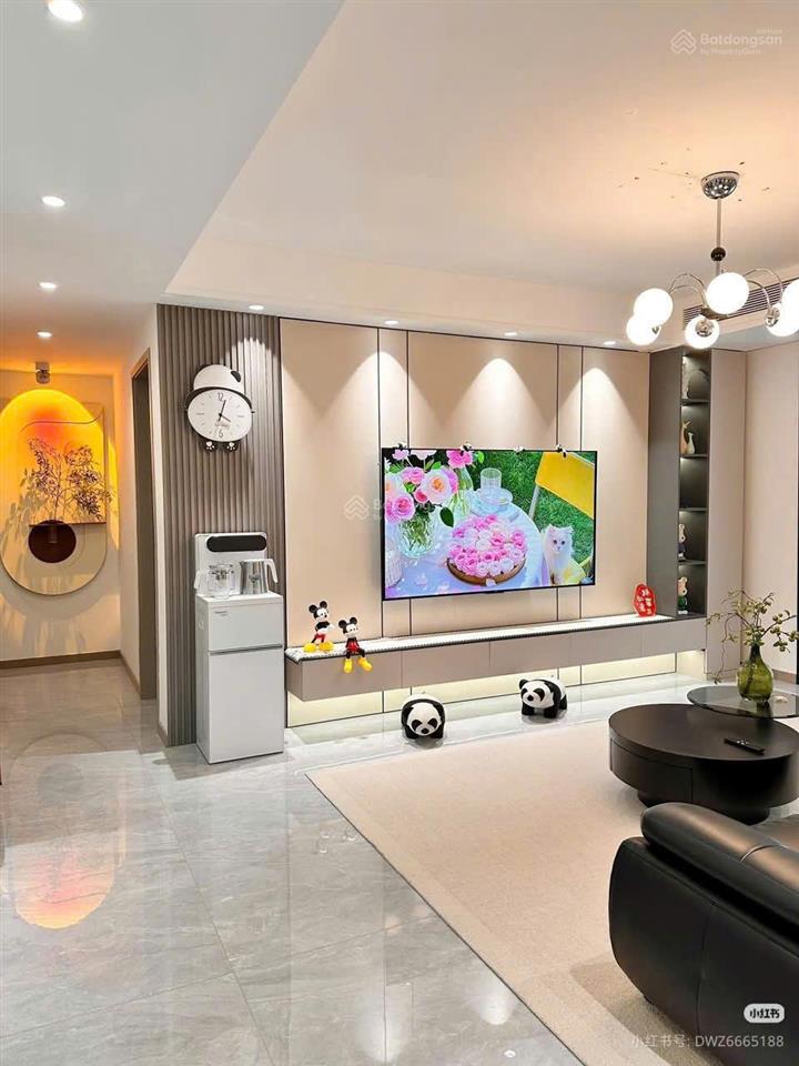 Cho thuê chcc vinhomes metropolis  29 liễu giai 2pn, 80m² full đồ, giá 22 triệu.  0348 453 ***