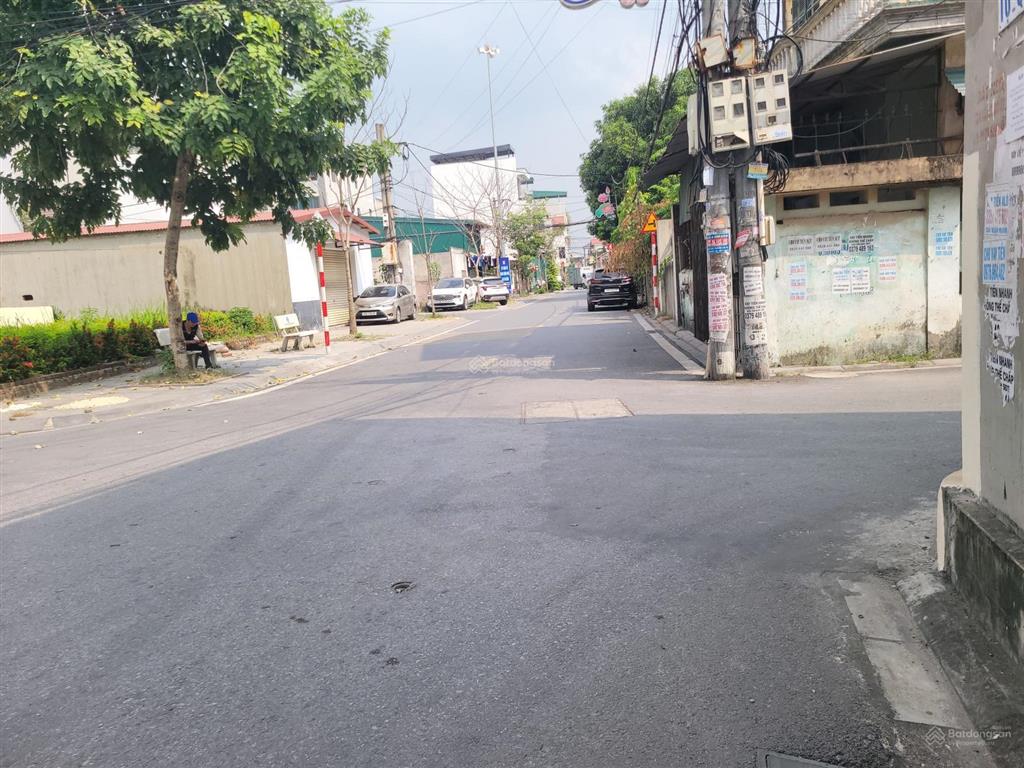Trục chính lô góc đường thông 3 ô tô, khu vực đáng để đầu tư và xây nhà để ở, tiện ích bạt ngàn.