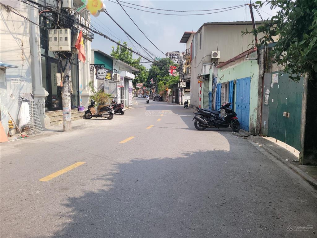 Trục chính lô góc đường thông 3 ô tô, khu vực đáng để đầu tư và xây nhà để ở, tiện ích bạt ngàn.