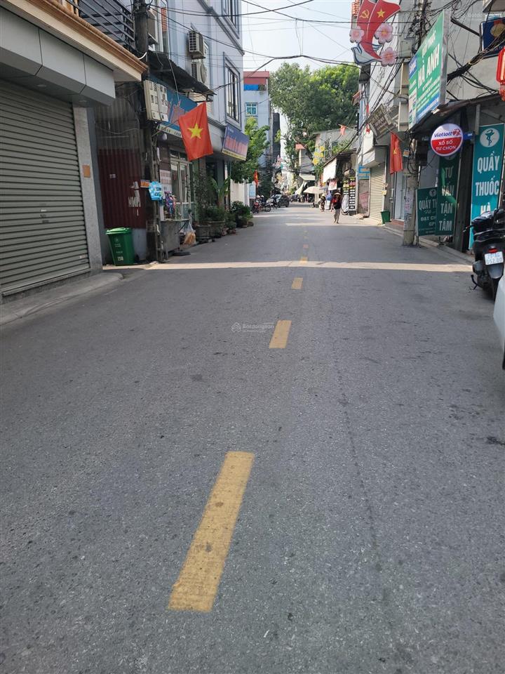 Trục chính lô góc đường thông 3 ô tô, khu vực đáng để đầu tư và xây nhà để ở, tiện ích bạt ngàn.