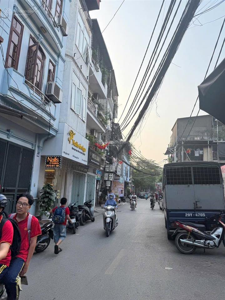 Cần bán nhà mp giáp bát ô tô tránh kd ngày đêm có vỉa hè