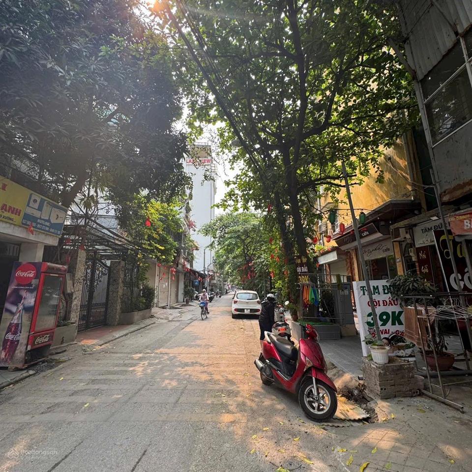 Bán nhà phân lô cực đẹp, view hồ đền lừ ô tô tránh dừng đỗ thang máy êm