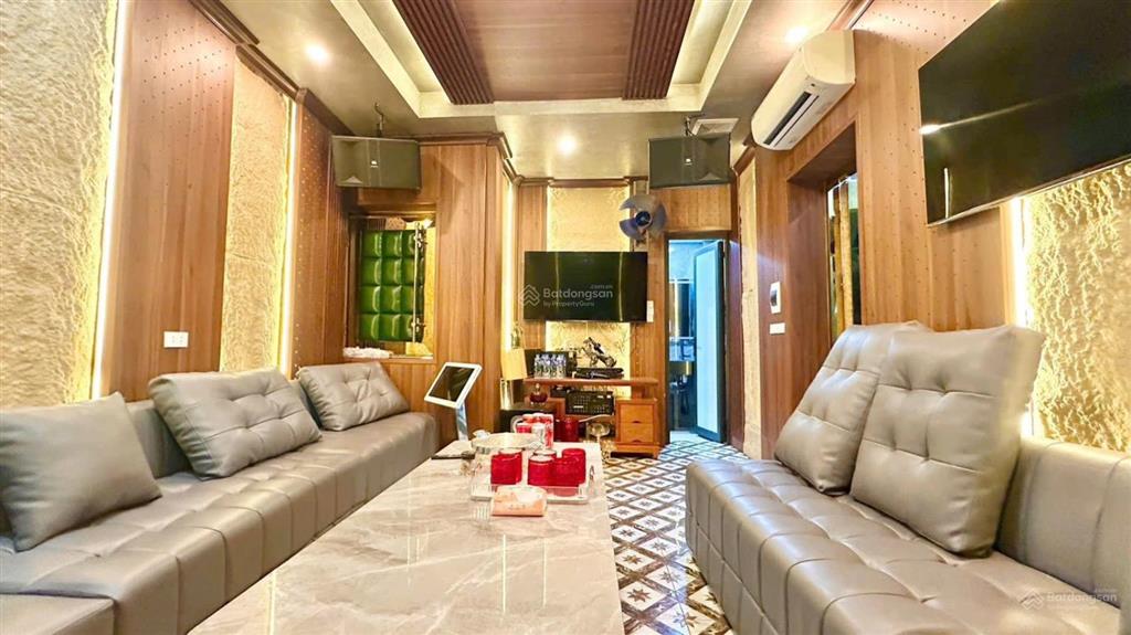 Bán nhà phân lô ô tô tránh phố lạc trung, thang máy nhập có vỉa hè kd vp