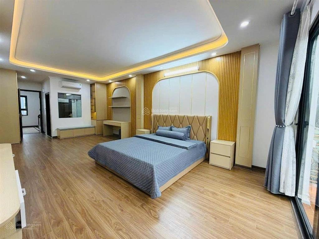 Bán nhà view trường học kd đa dạng 2 vỉa hè  thang máy nhập, ở cực sướng