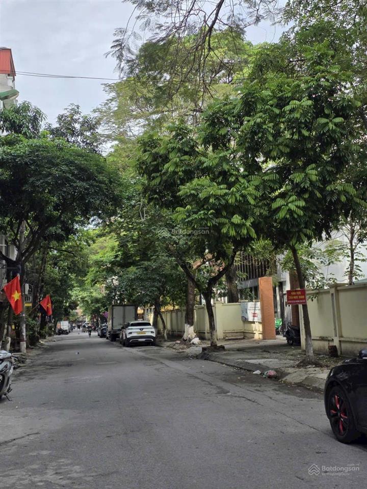 Bán nhà view trường học kd đa dạng 2 vỉa hè  thang máy nhập, ở cực sướng
