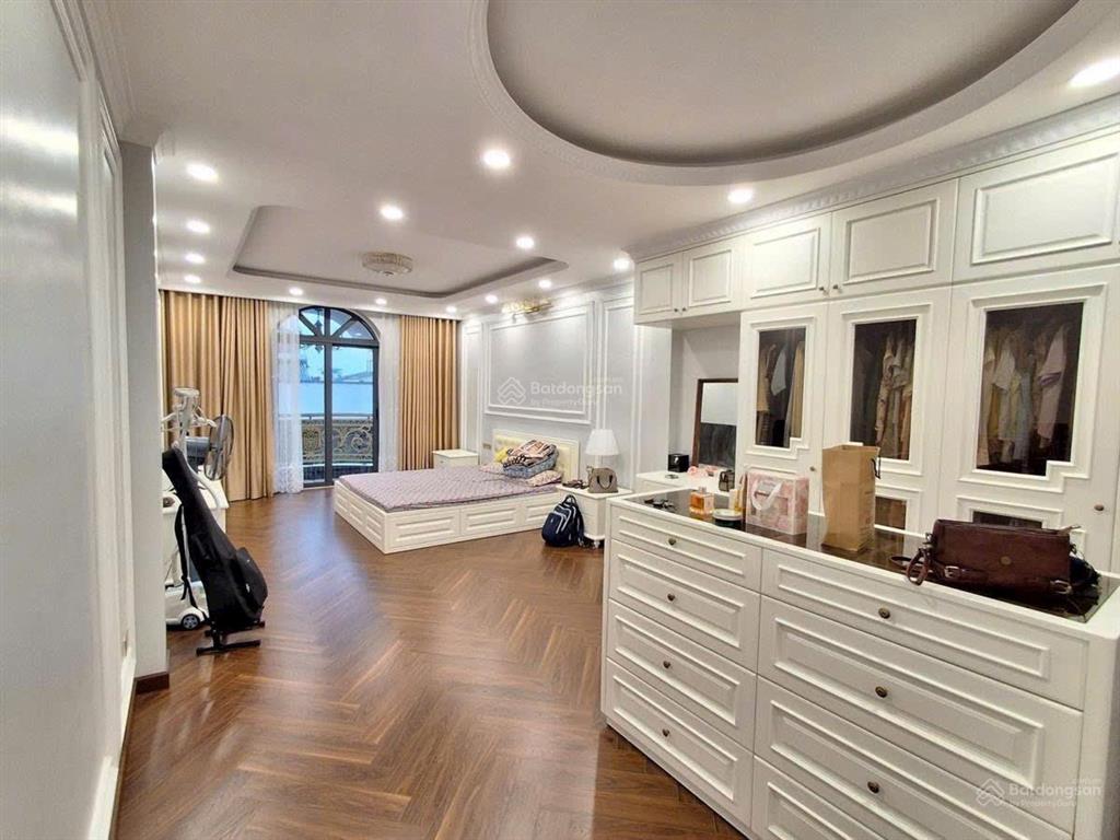 Bán nhà phân lô đền lừ 3 ô tô tránh view thoáng cực đẹp có vỉa hè kd đa dạng