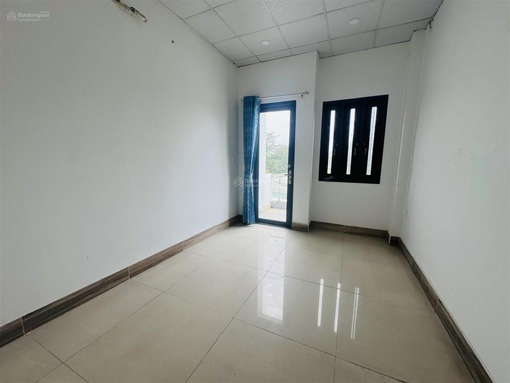 Nhà 2 tầng, hẻm xe hơi, 6x10, chia 2 căn, long bình, thủ đức