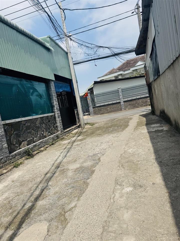 Nhà 2 tầng, hẻm xe hơi, 6x10, chia 2 căn, long bình, thủ đức