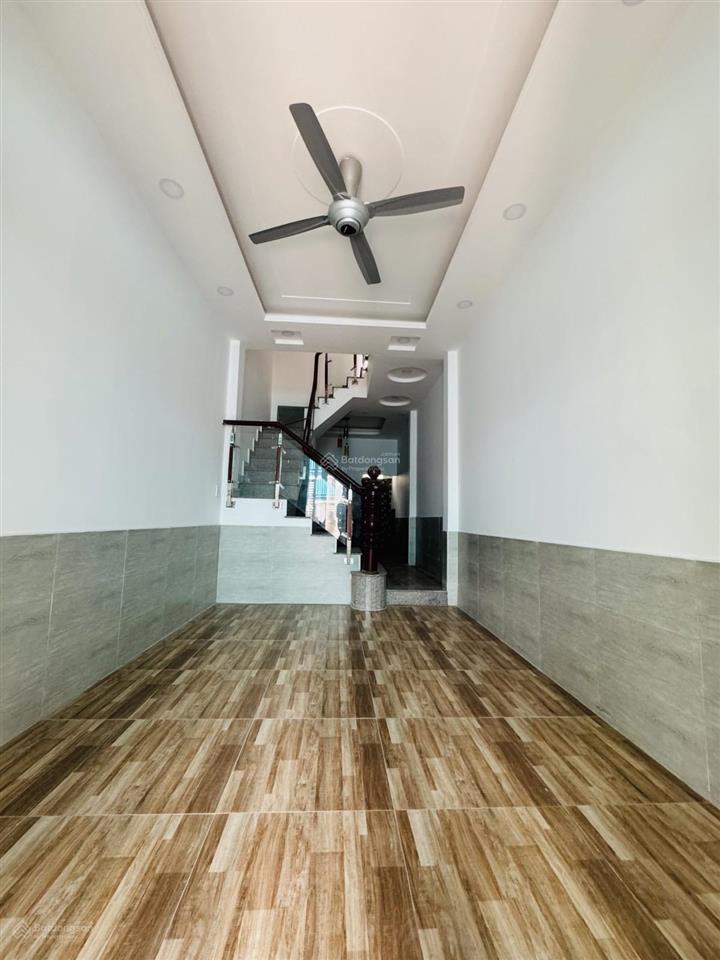 Nhà 2 tầng, hẻm xe hơi, 6x10, chia 2 căn, long bình, thủ đức