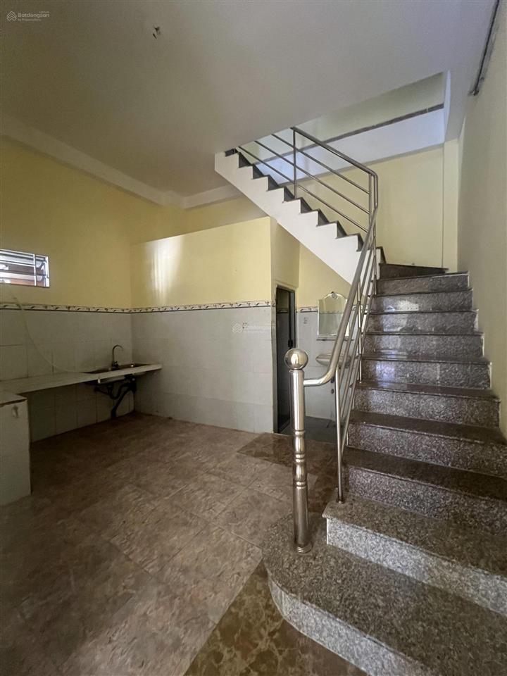 Nhà 3 tầng, hẻm 1/ xe hơi thông, ngang 8,4m cực đẹp, kha vạn cân, linh tây, thủ đức