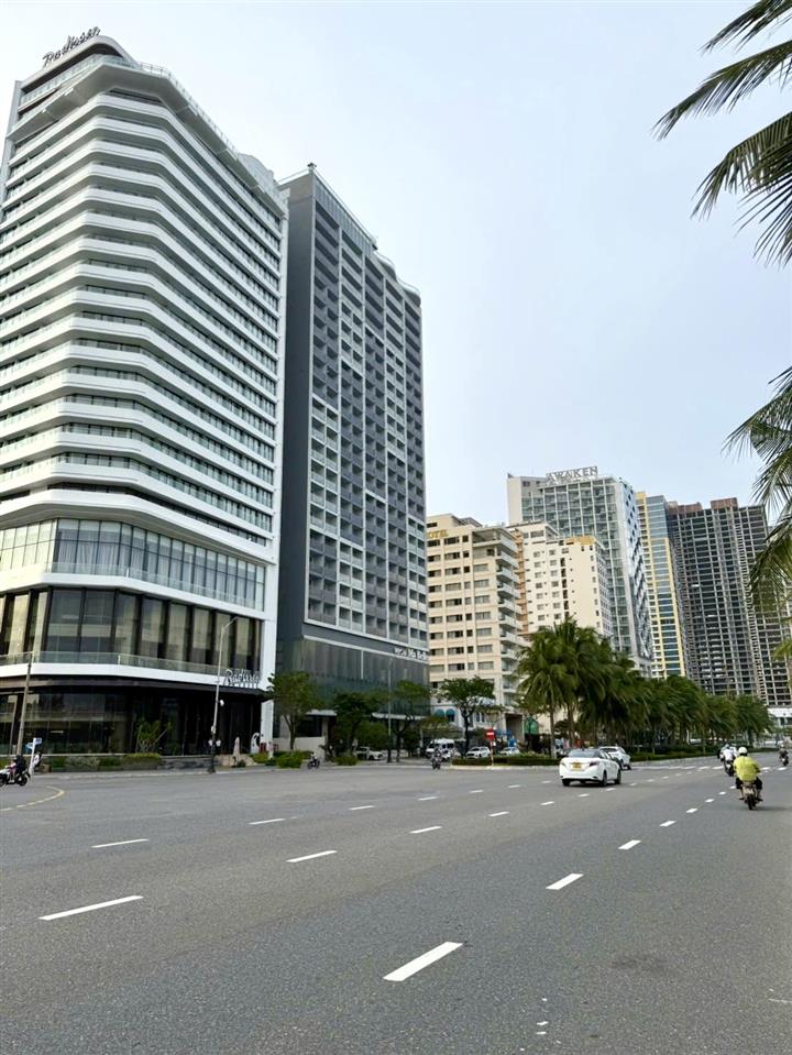 Chuyển nhượng lô đất mặt tiền đường võ nguyên giáp xây được 16 tầng. đối diện bãi tắm phạm văn đồng