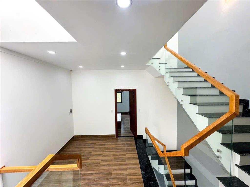 Chủ gởi bán nhà 1t2l hoàn công (dt 90m2  5m x 18m) thuộc khu tđc bửu hoà. giá chỉ 5,279 tỷ
