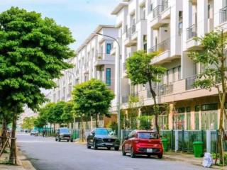 Bán căn shophouse 4 tầng giá tốt nhất tại khu đô thị centa vsip từ sơn bắc ninh . chỉ với hơn 6 tỷ