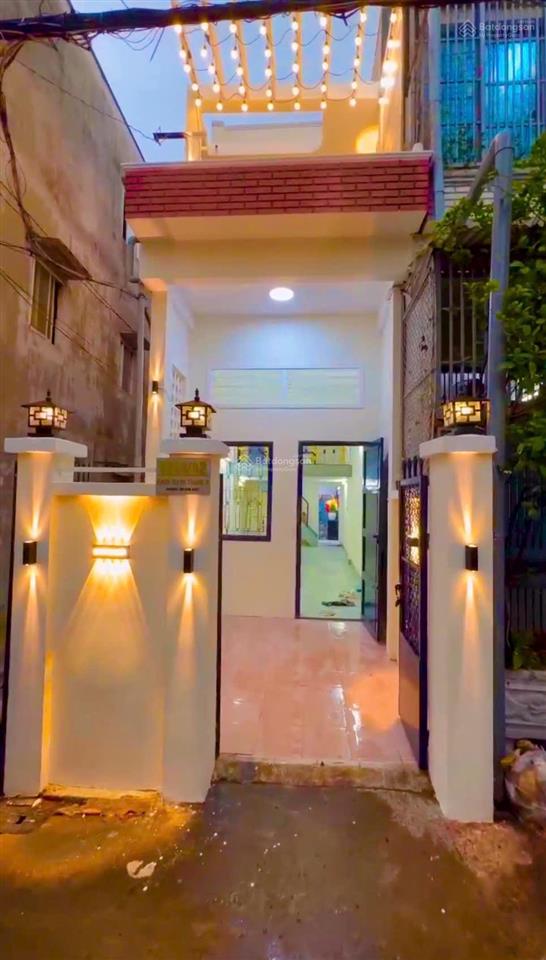 Cho thuê nhà mới 4pn 3wc cách mạng tháng 8 tân bình, hẻm 1/ gần đường lớn