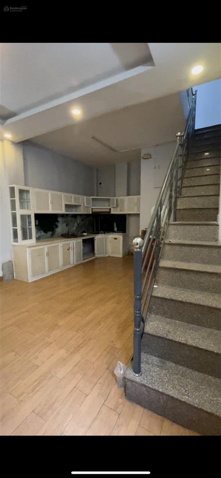 Bán nhà 33.75m2 đường tôn thất thuyết, quận 4