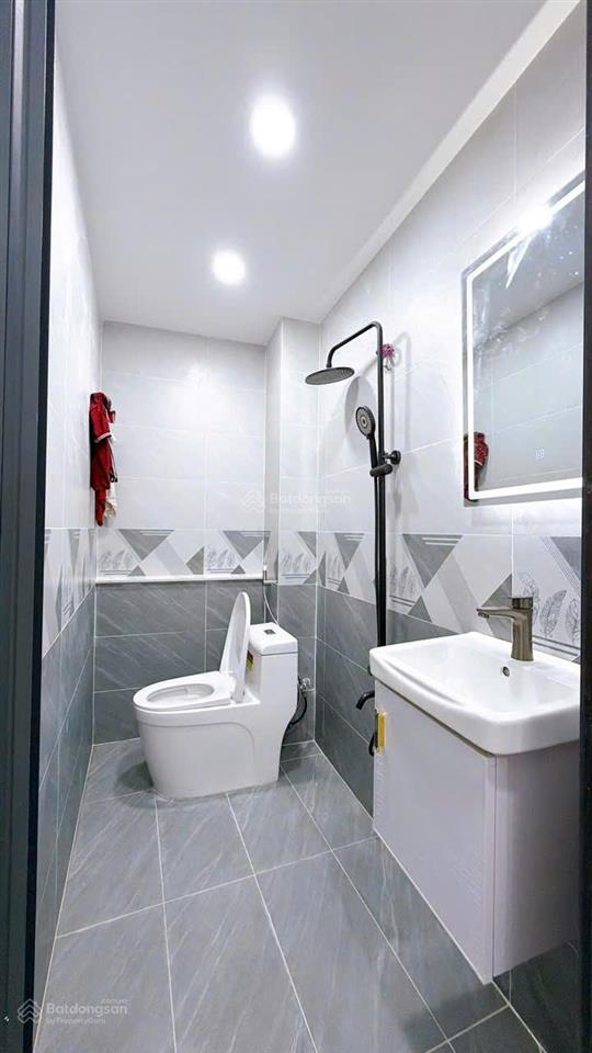 Nhà mới 100% quận 4  kèo thơm hẻm đoàn văn bơ, p. khánh hội tphcm. gía 3 tỷ 650